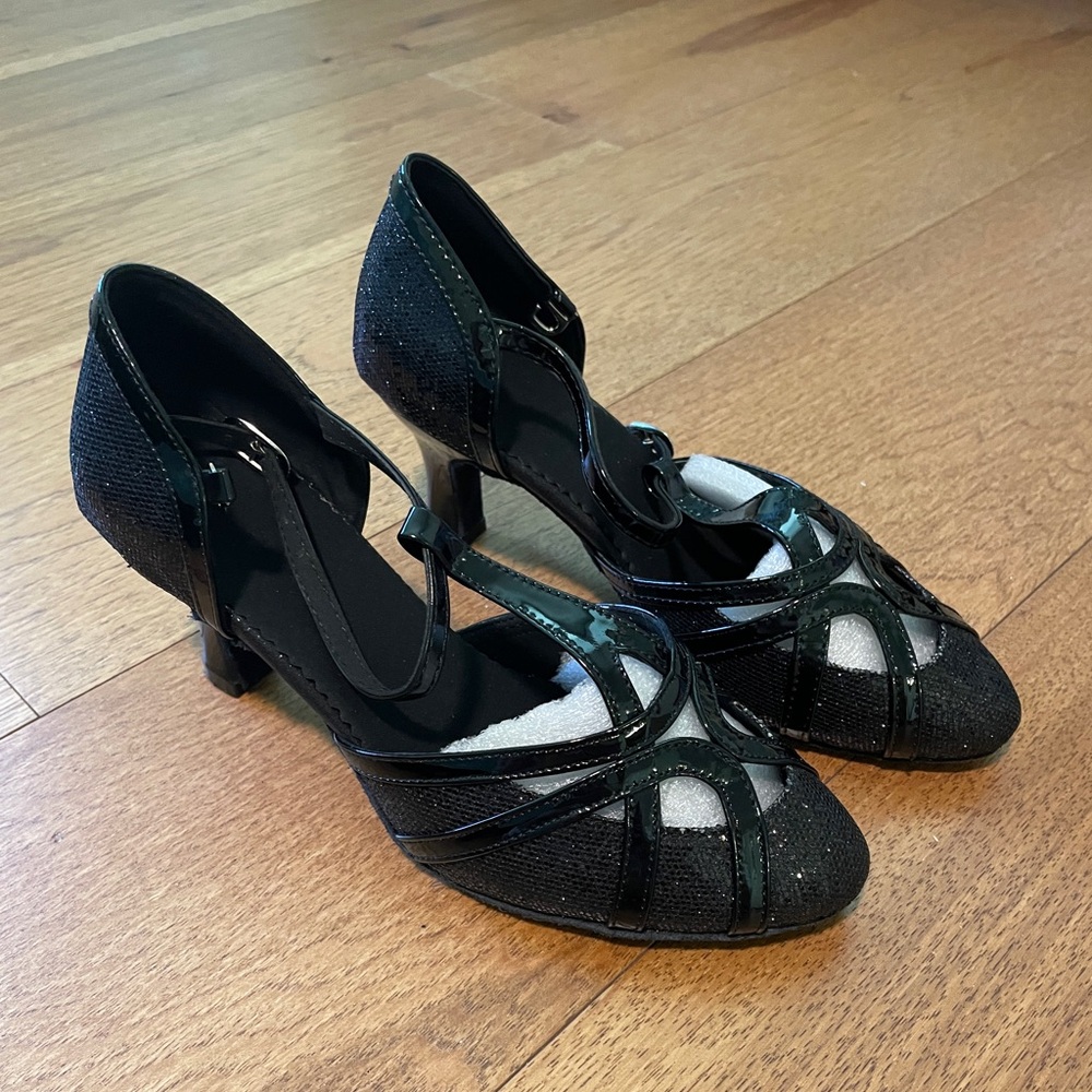 Women’s ballroom dance shoes